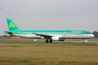 EI-CPE @ EIDW - Aer Lingus - by Chris Hall