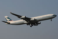 B-HXJ @ EGLL - Cathay Pacific Airways