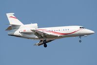 OE-IOE @ LOWW - Falcon 900