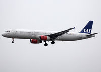 OY-KBB @ LSGG - Landing rwy 05 - by Shunn311