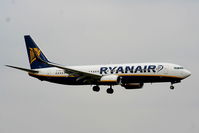 EI-EKB @ EIDW - Ryanair - by Chris Hall