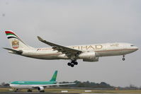 A6-EYG @ EIDW - Etihad - by Chris Hall