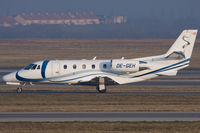 OE-GEH @ LOWW - Avcon Jet