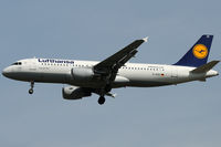 D-AIZE @ VIE - Lufthansa - by Chris Jilli