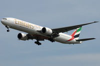 A6-ECJ @ VIE - Emirates - by Chris Jilli