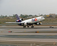 N303FE @ KPHX - Landing at PHX - by aubergaz