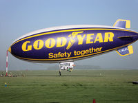 G-HLEL @ LFPE - 1er day since 2001 last operation GOODYEAR in Europe.
Reporter Jean-luc Lomexicano for Blimp N2A - by Thierry DETABLE