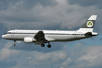 EI-DVM @ EIDW - Brand new retro scheme A320 on short finals for r/w 28 - by Robert Kearney