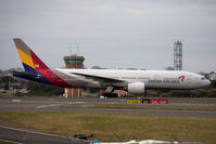 HL7597 - after arriving on 34R - by Bill Mallinson