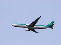 EI-ELA - Flying over Mineola, NY, going to a landing at JFK - by gbmaxFlying over Mineola, NY, going to a landing at JFK
