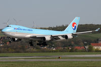 HL7467 @ VIE - Korean Air Cargo - by Chris Jilli