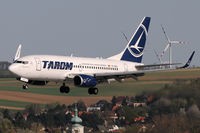 YR-BGH @ VIE - TAROM - by Chris Jilli