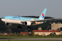 HL7752 @ VIE - Korean Air - by Chris Jilli