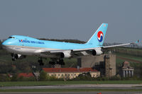 HL7467 @ VIE - Korean Air Cargo - by Joker767