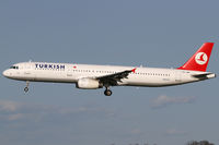 TC-JMI @ VIE - Turkish Airlines - by Joker767