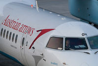 OE-LGH @ LOWI - Austrian Arrows DHC 8-400 - by Andy Graf-VAP