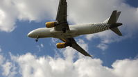 EC-KFI @ LFPO - Airbus A320-216