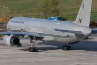 NZ7571 @ LOWW - New Zealand Air Force B757