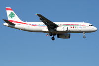 F-OMRO @ EBBR - Flight ME215 is descending to RWY 02