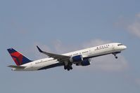 N650DL @ KFLL - Boeing 757-200 - by Mark Pasqualino