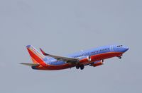 N621SW @ KFLL - Boeing 737-300 - by Mark Pasqualino