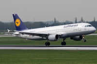 D-AIQP @ VIE - Lufthansa - by Chris Jilli