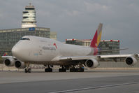 HL7415 @ LOWW - Asiana Boeing 747-400 - by Dietmar Schreiber - VAP