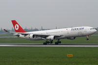 TC-JDM @ VIE - Turkish Airlines