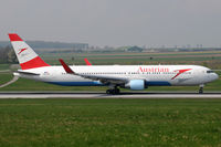 OE-LAZ @ VIE - Austrian Airlines - by Chris Jilli
