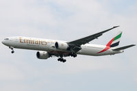 A6-ECL @ VIE - Emirates - by Chris Jilli