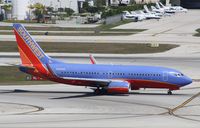 N220WN @ KFLL - Boeing 737-700 - by Mark Pasqualino