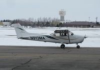N913MA @ KAXN - Cessna 172R Skyhawk taxiing to departure. - by Kreg Anderson