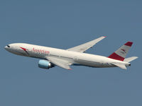 OE-LPD @ LOWW - Climbing out after Take off RWY 29 - by P. Radosta - www.austrianwings.info