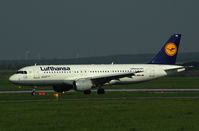 D-AIPA @ LOWW - Lufthansa Airbus A320