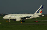 F-GUGK @ LOWW - Air France Airbus A318