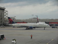N6706Q @ KATL - Atlanta - by Ronald Barker