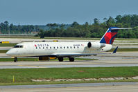 N685BR @ MCO - Delta Connection 2002 Bombardier CL-600-2B19, c/n: 7712 - by Terry Fletcher