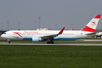 OE-LAZ @ VIE - Austrian Airlines - by Joker767