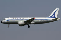 F-GFKJ @ VIE - Air France