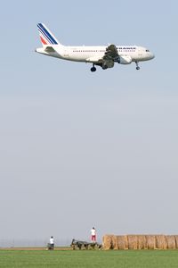 F-GRHM @ LOWW - Air France A319 - by Andy Graf-VAP