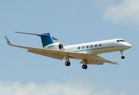 N50KC @ KSAT - Landing 12R - by RWB