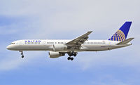 N522UA @ KLAS - United Airlines Boeing 757-222 N522UA / 5022 (cn 24931/320)

Las Vegas - McCarran International (LAS / KLAS)
USA - Nevada, April 19, 2011
Photo: Tomás Del Coro - by Tomás Del Coro
