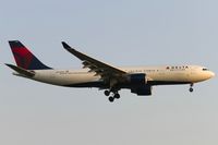 N859NW @ EDDF - on final - by Friedrich Becker