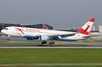 OE-LAT @ VIE - Austrian Airlines - by Chris Jilli