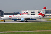 OE-LAY @ VIE - Austrian Airlines - by Chris Jilli