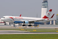 OE-LAW @ VIE - Austrian Airlines - by Chris Jilli