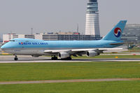 HL7403 @ VIE - Korean Air Cargo - by Chris Jilli