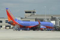 N485WN @ KMKE - Boeing 737-700 - by Mark Pasqualino