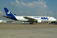 TC-MCB @ CGN - without engines - by Wolfgang Zilske