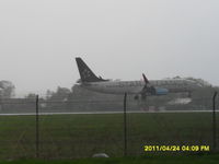 OE-LNT @ LOWG - 737-800 - by Reichmann Daniel